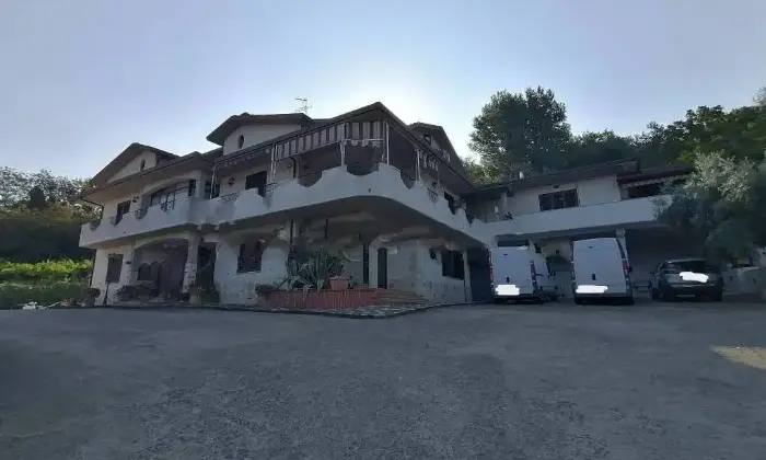 Rexer-SantAngelo-a-Cupolo-Vendesi-Villa-plurifamiliare-viale-MichelangeloSantAngelo-a-Cupolo-Giardino