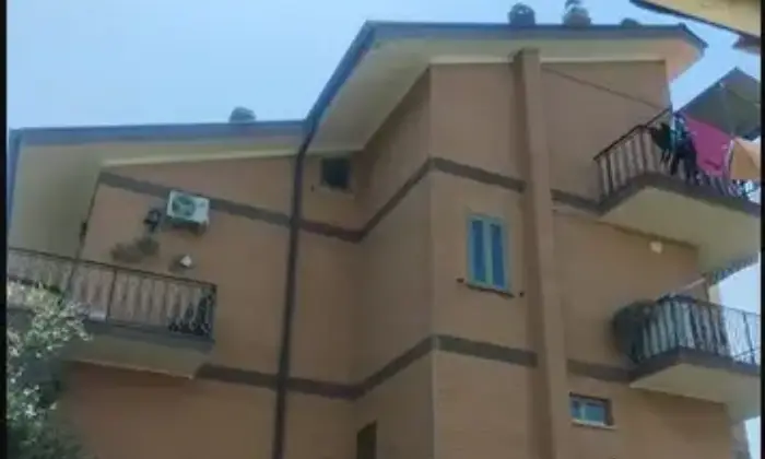 Rexer-Poli-Intero-edificio-in-vendita-in-via-Valle-S-Pietro-Poli-Terrazzo