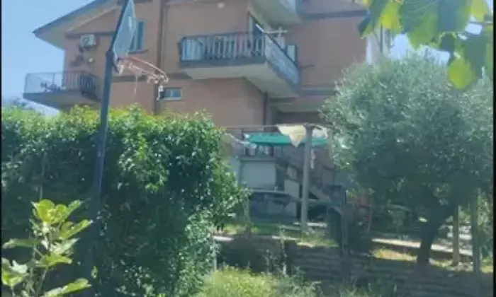 Rexer-Poli-Intero-edificio-in-vendita-in-via-Valle-S-Pietro-Poli-Giardino