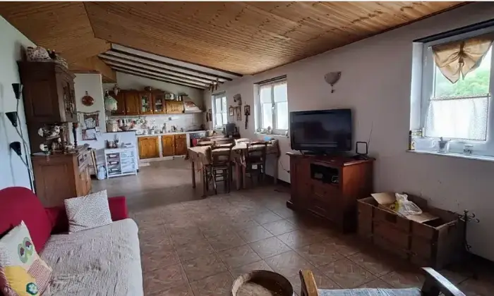 Rexer-Ne-Masseria-in-vendita-in-via-Picchetti-a-Ne-Salone