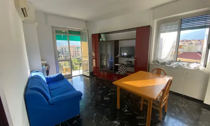 Rexer-Loano-Appartamento-a-pochi-passi-dal-Lungomare-di-Loano-SALONE