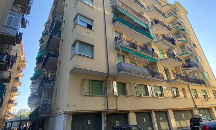 Rexer-Loano-Appartamento-a-pochi-passi-dal-Lungomare-di-Loano-FACCIATA