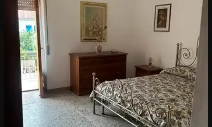 Rexer-Gavoi-Vendesi-appartamento-in-Piazza-Sa-Serra-a-Gavoi-CameraDaLetto