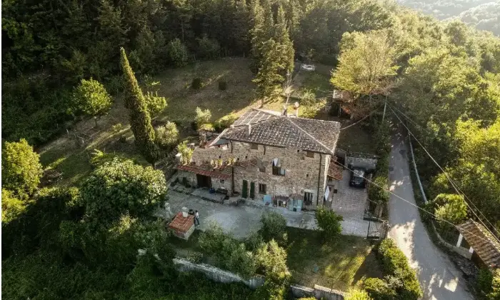 Rexer-Scarperia-e-San-Piero-Vendesi-casale-in-Via-di-cavallico-a-Scarperia-e-San-Piero-Terrazzo