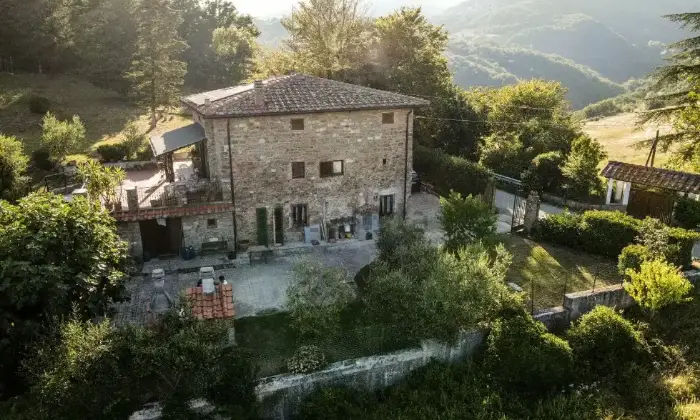 Rexer-Scarperia-e-San-Piero-Vendesi-casale-in-Via-di-cavallico-a-Scarperia-e-San-Piero-Terrazzo
