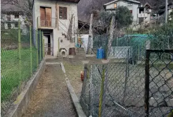 Rexer-Verceia-Vendesi-Propriet-rustica-con-terreni-a-Verceia-Giardino