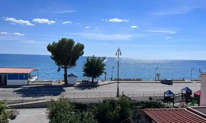 Rexer-Ispani-Appartamento-in-villa-di-fronte-al-mare-di-Capitello-Terrazzo
