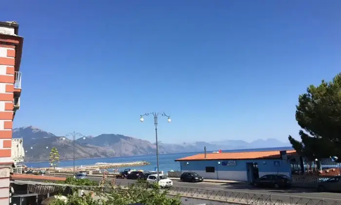 Rexer-Ispani-Appartamento-in-villa-di-fronte-al-mare-di-Capitello-Giardino