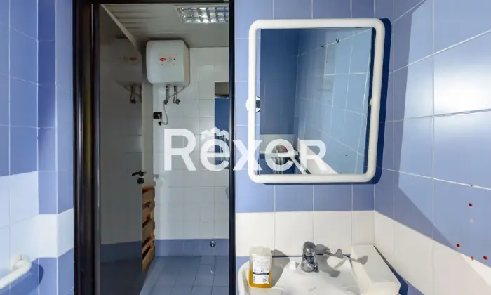 Rexer-MILANO-Immobile-commerciale-ex-Agenzia-bancaria-su-due-livelli-mq-Bagno
