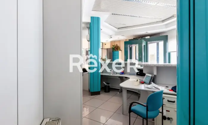 Rexer-MILANO-Immobile-commerciale-ex-Agenzia-bancaria-su-due-livelli-mq-Salone