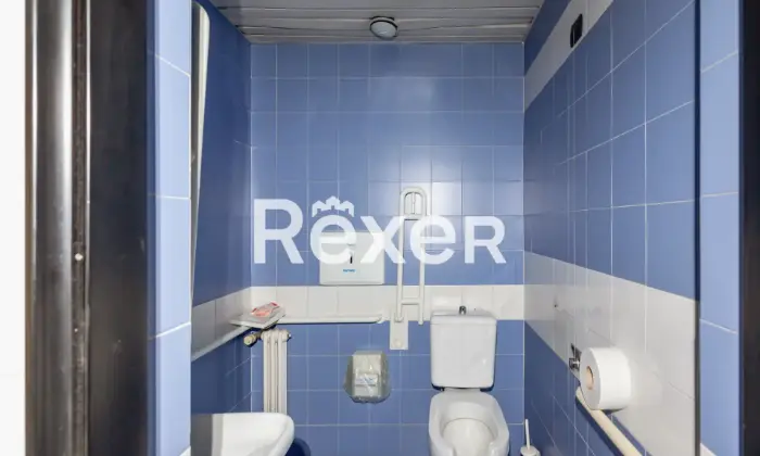 Rexer-MILANO-Immobile-commerciale-ex-Agenzia-bancaria-su-due-livelli-mq-Bagno