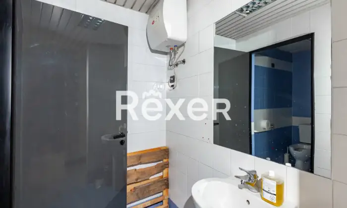 Rexer-MILANO-Immobile-commerciale-ex-Agenzia-bancaria-su-due-livelli-mq-Bagno