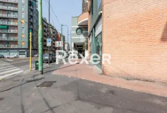 Rexer-MILANO-Immobile-commerciale-ex-Agenzia-bancaria-su-due-livelli-mq-Terrazzo