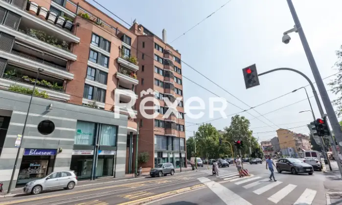 Rexer-MILANO-Immobile-commerciale-ex-Agenzia-bancaria-su-due-livelli-mq-Terrazzo