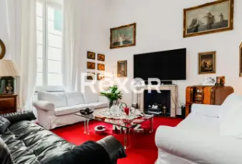 Rexer-GENOVA-Splendido-appartamento-ristrutturato-allinterno-di-Palazzo-Fornari-in-via-Luccoli-Salone