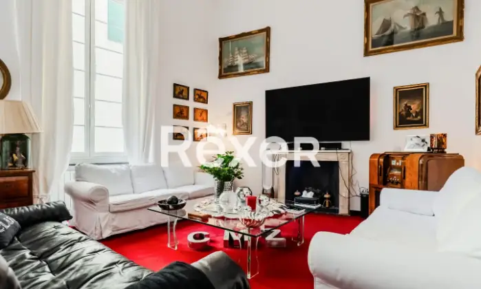 Rexer-GENOVA-Splendido-appartamento-ristrutturato-allinterno-di-Palazzo-Fornari-in-via-Luccoli-Salone