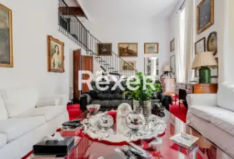 Rexer-GENOVA-Splendido-appartamento-ristrutturato-allinterno-di-Palazzo-Fornari-in-via-Luccoli-Salone
