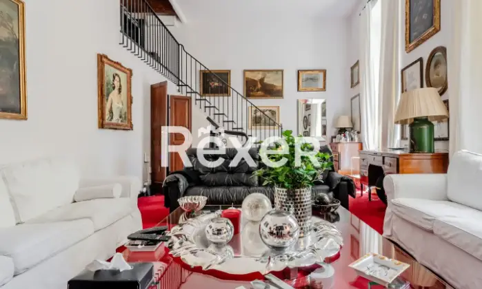 Rexer-GENOVA-Splendido-appartamento-ristrutturato-allinterno-di-Palazzo-Fornari-in-via-Luccoli-Salone