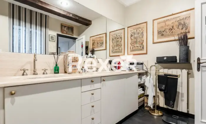 Rexer-GENOVA-Splendido-appartamento-ristrutturato-allinterno-di-Palazzo-Fornari-in-via-Luccoli-Cucina