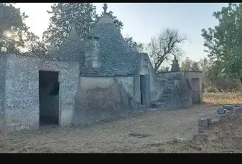 Rexer-Latiano-Trullo-contrada-Coltura-Latiano-con-terreno-Giardino