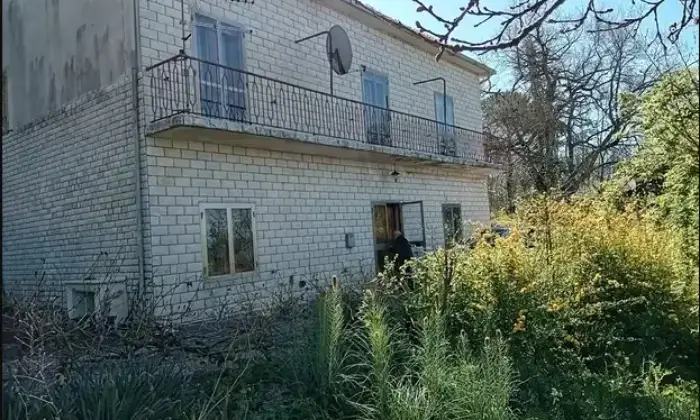 Rexer-Cercemaggiore-Rustico-in-vendita-in-via-Fonte-di-Vito-a-Cercemaggiore-Giardino