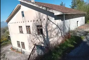 Rexer-Cercemaggiore-Rustico-in-vendita-in-via-Fonte-di-Vito-a-Cercemaggiore-Giardino