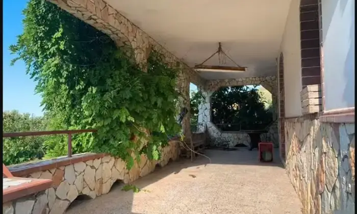 Rexer-Misilmeri-Fabbricato-con-terreno-in-vendita-in-Contrada-Favarotta-a-Misilmeri-Terrazzo