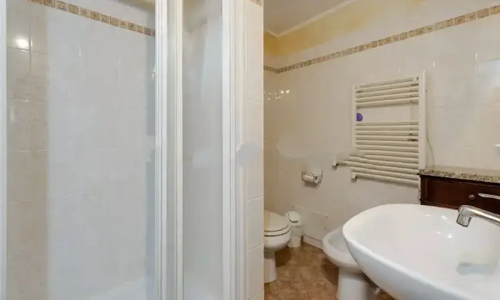 Rexer-Bosa-Villa-a-schiera-via-Montenegro-Centro-Bosa-Bagno