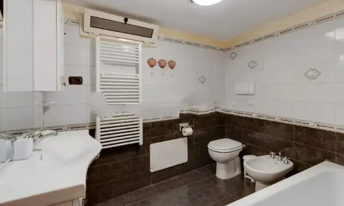Rexer-Bosa-Villa-a-schiera-via-Montenegro-Centro-Bosa-Bagno
