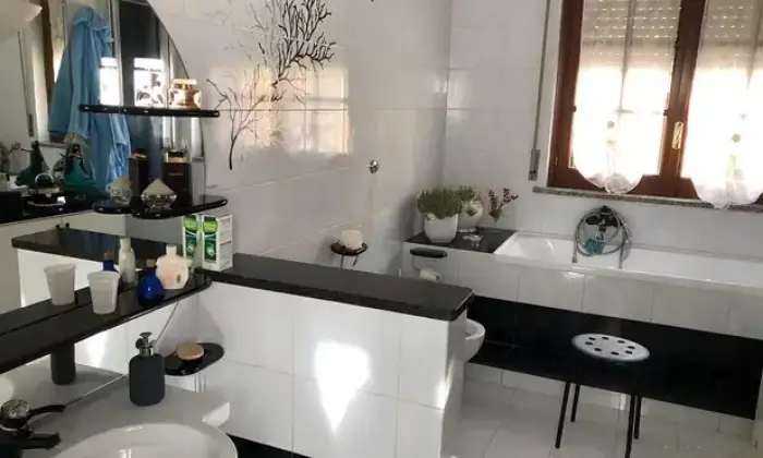 Rexer-Latronico-Villa-Arredata-e-Salone-per-Attivit-Commerciale-Bagno
