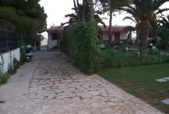 Rexer-Vittoria-Villa-con-grande-appartamento-climatizzato-Giardino