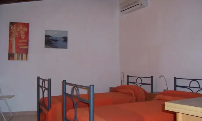 Rexer-Vittoria-Villa-con-grande-appartamento-climatizzato-CameraDaLetto