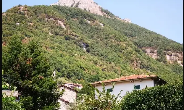 Rexer-Bagni-di-Lucca-Vendesi-Edificio-terra-cielo-Vico-Pancellorum-Bagni-Lucca-Terrazzo