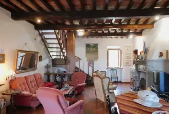 Rexer-Lucca-Vendesi-Propriet-rustica-in-via-di-Formentale-a-Lucca-Salone