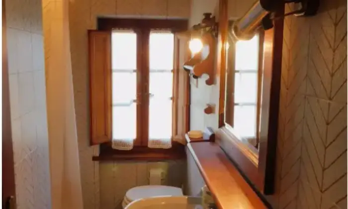 Rexer-Lucca-Vendesi-Propriet-rustica-in-via-di-Formentale-a-Lucca-Bagno