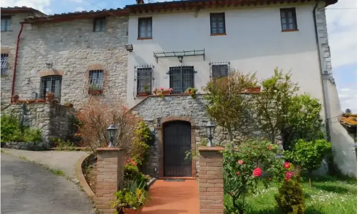 Rexer-Lucca-Vendesi-Propriet-rustica-in-via-di-Formentale-a-Lucca-Altro