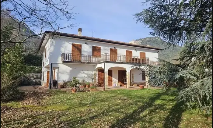 Rexer-Patrica-Villa-in-vendita-in-via-Cardigna-a-Patrica-Giardino