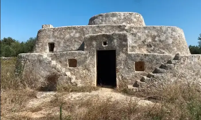 Rexer-Ostuni-Vendesi-Trullo-in-Contrada-GiovannarollaOstuni-BR-Giardino