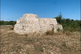 Rexer-Ostuni-Vendesi-Trullo-in-Contrada-GiovannarollaOstuni-BR-Terrazzo