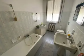 Rexer-Rimini-Vendesi-appartamento-in-Via-Monte-San-Michele-a-Rimini-Bagno