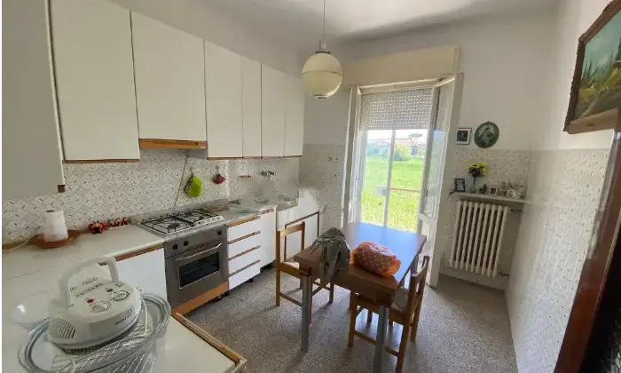 Rexer-Rimini-Vendesi-appartamento-in-Via-Monte-San-Michele-a-Rimini-Cucina