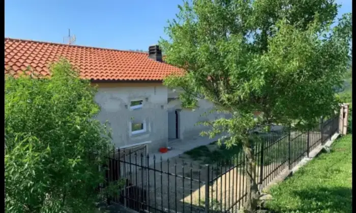 Rexer-Canelli-Villa-bifamiliare-ottimo-stato-m-a-Canelli-Giardino