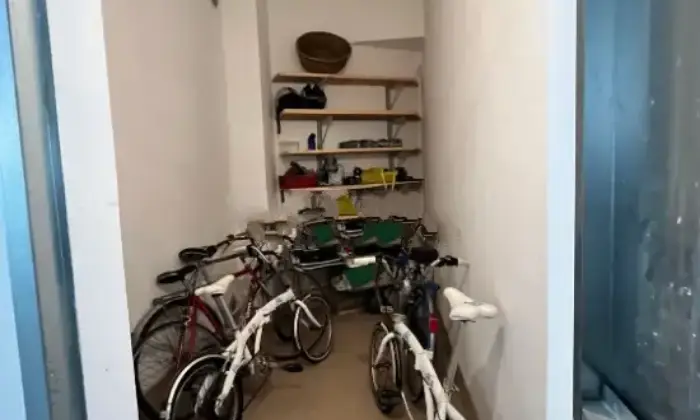 Rexer-Sanremo-Vendesi-appartamento-in-salita-Grand-AlbergoCorso-degli-InglesiSanremo-Garage