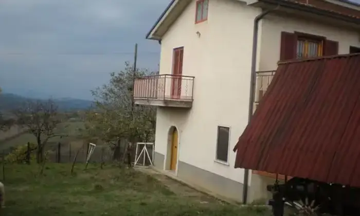Rexer-Gesualdo-Vendesi-villa-in-campagna-a-Gesualdo-AV-Giardino