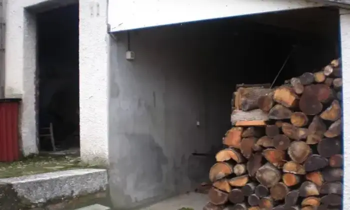 Rexer-Gesualdo-Vendesi-villa-in-campagna-a-Gesualdo-AV-Garage