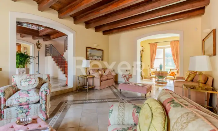 Rexer-Sirolo-Elegante-villa-con-piscina-a-pochi-passi-dal-mare-SALONE