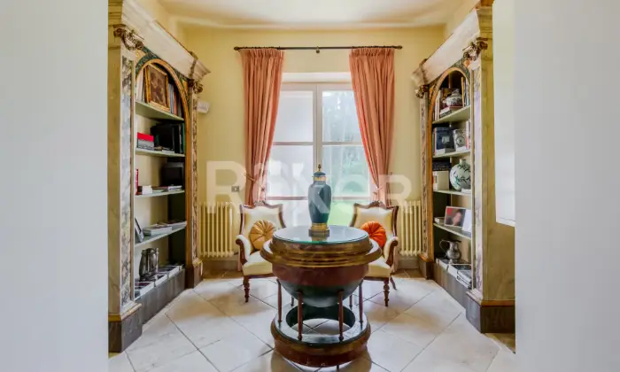 Rexer-Sirolo-Elegante-villa-con-piscina-a-pochi-passi-dal-mare-SALONE
