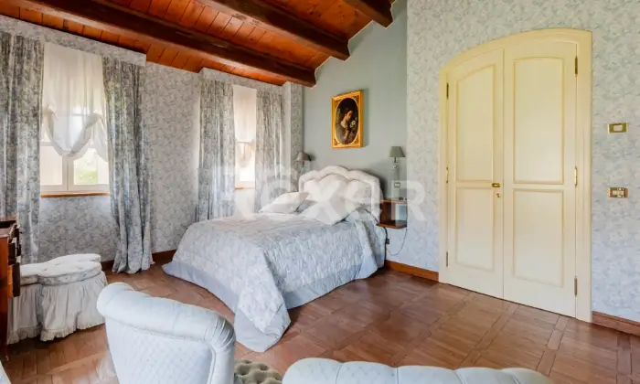Rexer-Sirolo-Elegante-villa-con-piscina-a-pochi-passi-dal-mare-CAMERA-DA-LETTO