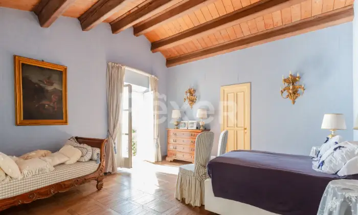 Rexer-Sirolo-Elegante-villa-con-piscina-a-pochi-passi-dal-mare-CAMERA-DA-LETTO