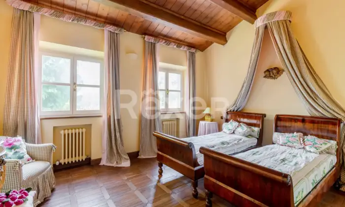 Rexer-Sirolo-Elegante-villa-con-piscina-a-pochi-passi-dal-mare-CAMERA-DA-LETTO